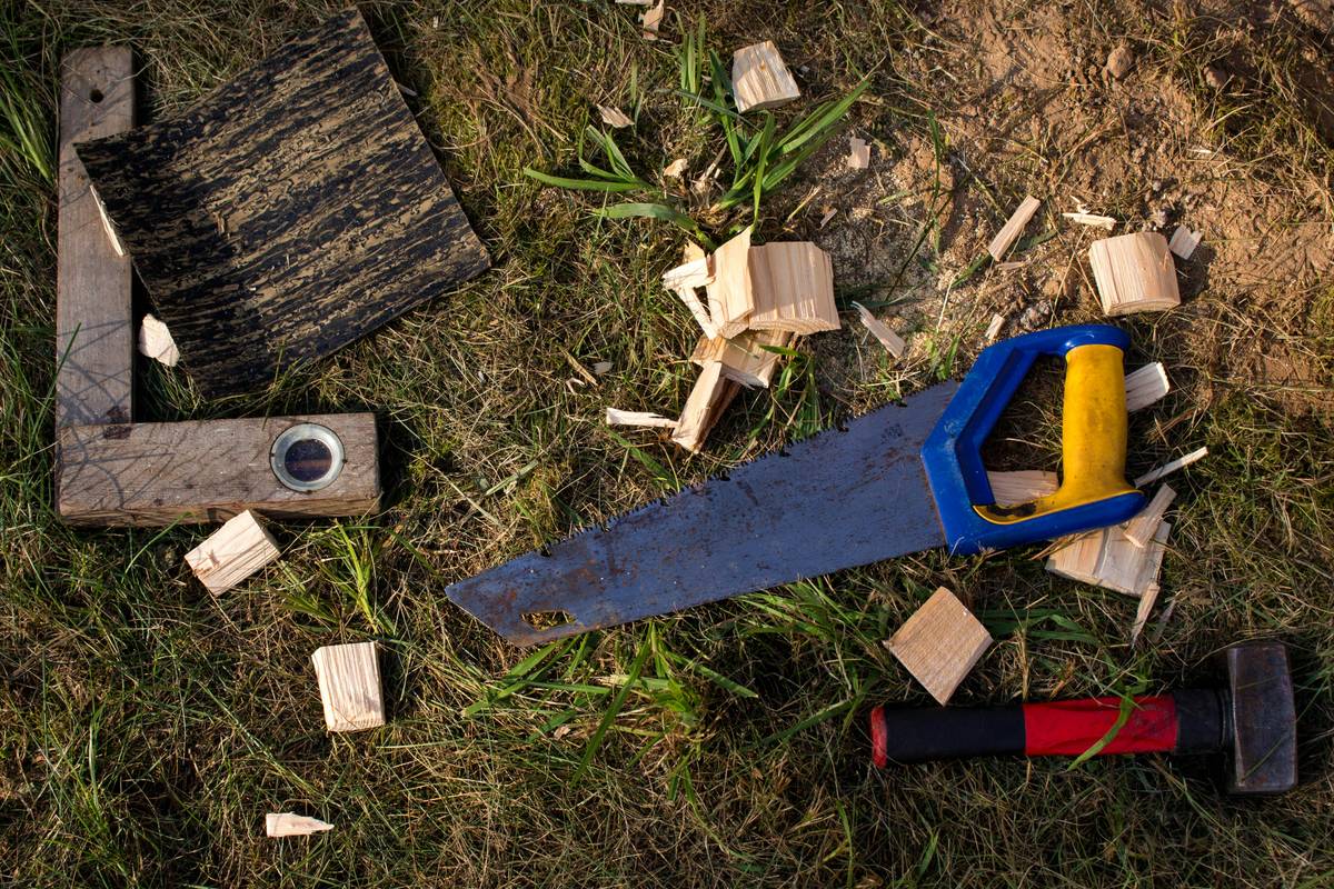 Close-up of hand saw replacement blades showing different tooth patterns and materials